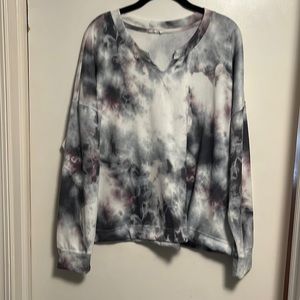 Long Sleeve V-Neck T-Shirt Tie-Dyed